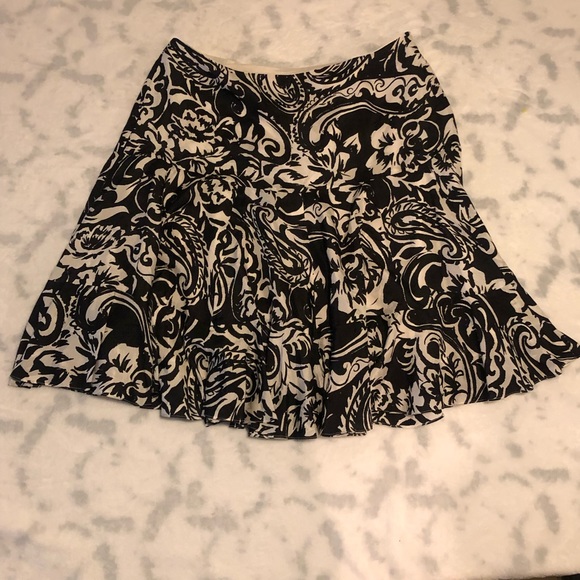 LAUREN RALPH LAUREN FLORAL/PAISLEY BLACK & WHITE SILK SKIRT. SIZE:(14) - Picture 4 of 10